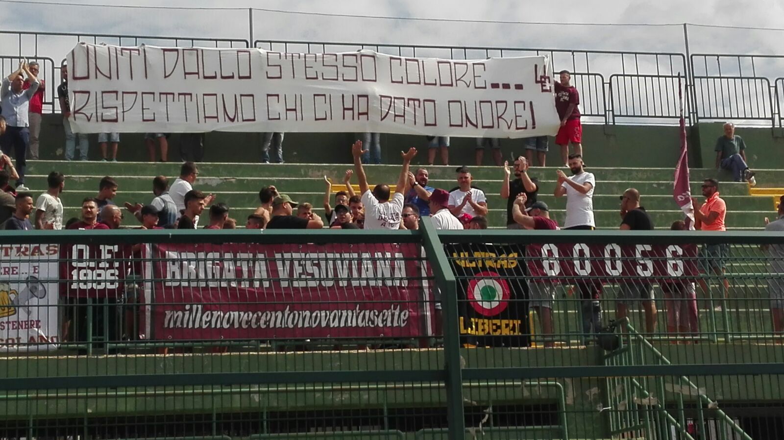 TIFOSI DEL TORINO AD ERCOLANO PER PIANTARE ALBERI