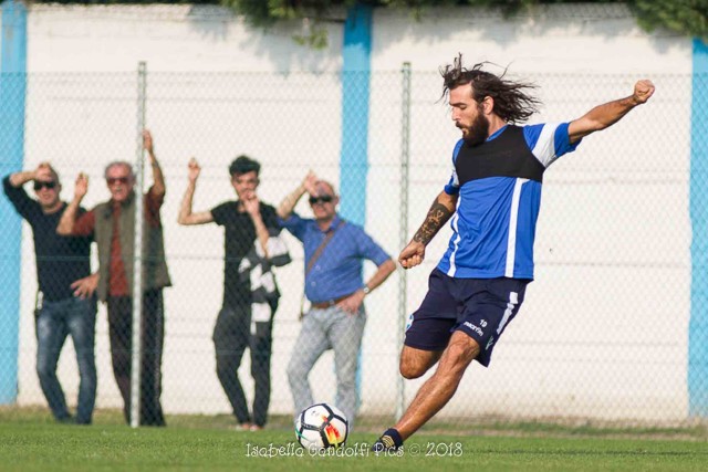 Luca Mora, allenamento a porte aperte, foto di Isabella Gandolfi